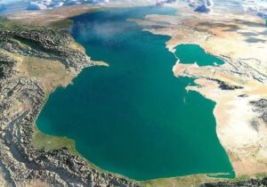 آب دریای خزر ۲ متر پایین رفت!