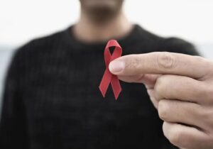 ایران در مسیر مهار HIV؛ درمان رایگان شد، انتقال نزدیک صفر