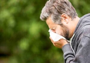 باد پاییزی ذرات آلرژی را در هوا پخش میکند؛ مراقب ریهها باشید