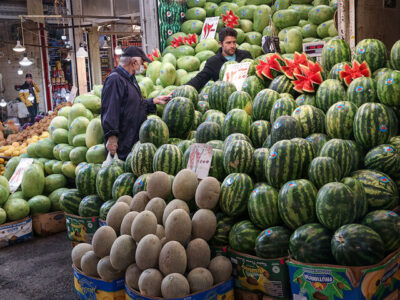 بازار سرد شب یلدا در زنجان| قیمت خشکبار و میوه سرسام آور است
