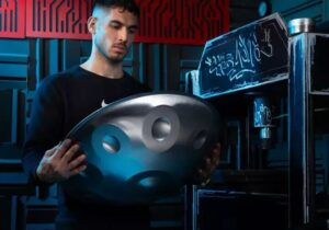 بازار موسیقی در رکود اقتصادی؟ نگاهی به افزایش خرید سازهای آرامشبخش مانند هنگ درام