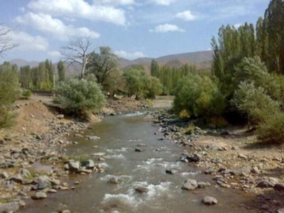 برداشت بی رویه مصالح از بستر رودخانهها عامل ایجاد مشکلات آبی در سنته