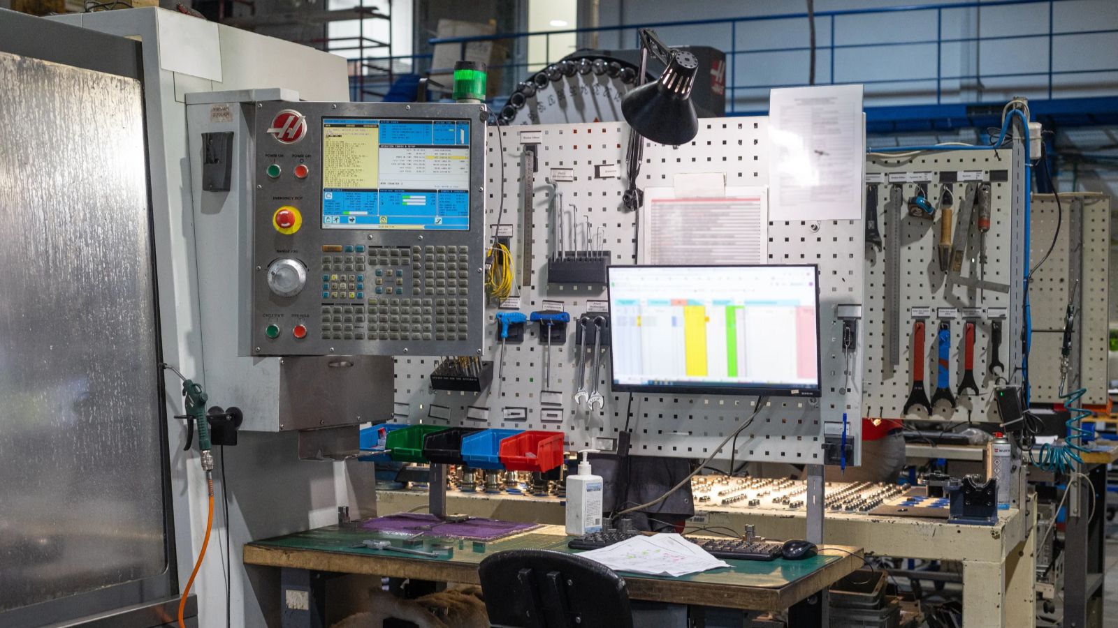 بررسی قیمت خدمات تراشکاری در ایران؛ راهنمای انتخاب اقتصادی بررسی قیمت خدمات تراشکاری در ایران؛ راهنمای انتخاب اقتصادی