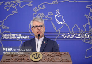 بقایی: موشک برای دفاع از کیان کشور است و قابل مذاکره نیست