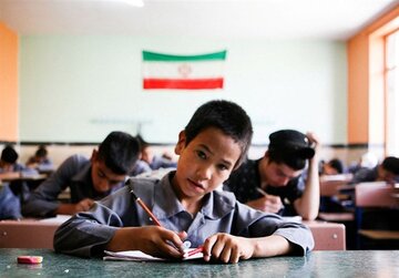 تحصیل دانشآموزان اتباع محدود به مدارس روزانه نیست/ جزئیات