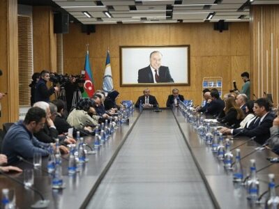 حضور و سخنرانی وزیر امور خارجه در دانشگاه دولتی باکو