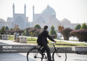 زور باران به آلودگی هوای اصفهان نرسید