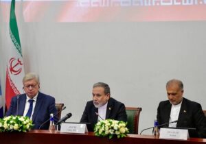 عراقچی: آمریکا جهان را به سمت بی قانونی و قانون جنگل پیش میبرد