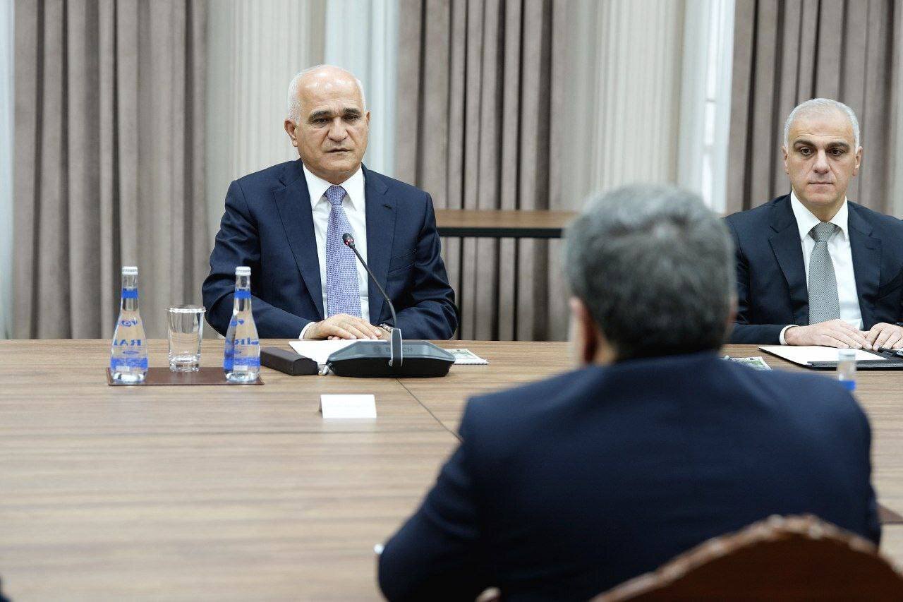 عراقچی با معاون نخست وزیر جمهوری آذربایجان دیدار کرد عراقچی با معاون نخست وزیر جمهوری آذربایجان دیدار کرد