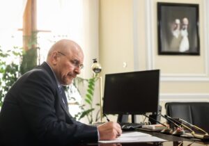 قالیباف درگذشت پدر حسین طائب را تسلیت گفت
