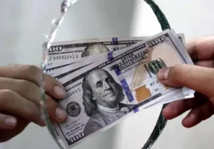 قیمت دلار امروز سر به فلک کشید (۱۵ آذر ۱۴۰۴)