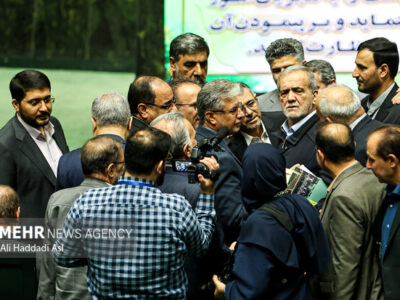 نمایندگان خواستار بسیج همهجانبه دولت برای حل مشکلات اقتصادی شدند