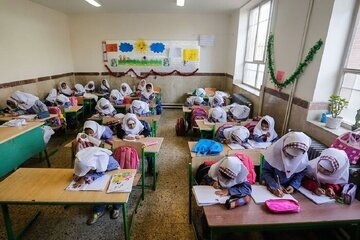 وزیر آموزش و پرورش: آیا مدرسه جای رقص یا موسیقیهای مبتذل است؟