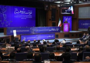 پزشکیان: در نگاه رهبری آزادی مشروع حق مردم و تکلیف حکومت است