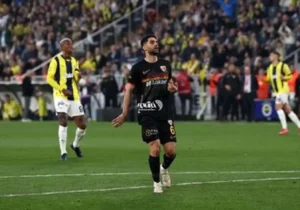 لژیونر استقلالی به سپاهان نزدیک شد