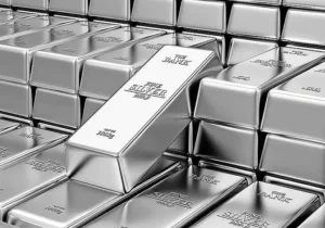 هر گرم نقره به بیش از ۷۰۰ هزار تومان رسید/ تاثیر تنشهای سیاسی بر بازار جهانی نقره