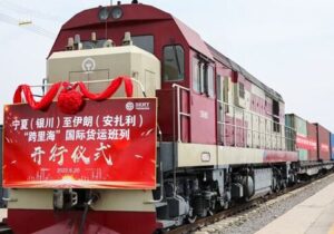 گنجی که با قطارهای چینی و روسی به ایران میآید