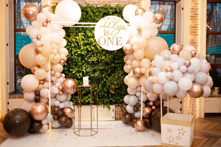 ایدههای جذاب برای بادکنکآرایی جشن تولد بادکنک آرایی در فضای باز