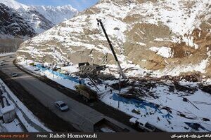 جانشین پلیس راه راهور فراجا اعلام کرد:
چالوس و آزادراه تهران ــ شمال همچنان مسدود| خطر ریزش بهمن و سنگ در گردنههای برفگیر