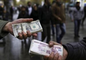 سبقت عرضه ارز از تقاضا در بازار، بدون کاهش قیمت | چرا حذف ارز ترجیحی کار ساز نشد؟