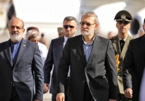علی لاریجانی وارد مسقط شد