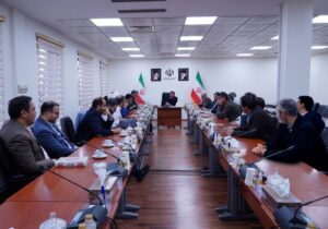 مخبر: جوانان نخبه قادر به ارائه راهحلهای مؤثر برای مسائل کشور هستند