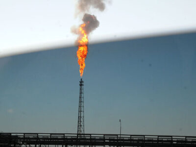 نرخ عوارض گازهای مشعل در صنایع نفت و گاز مشخص شد