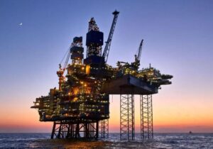 نفت چشمانتظار توافق ایران و آمریکا/ قیمتها شکننده است