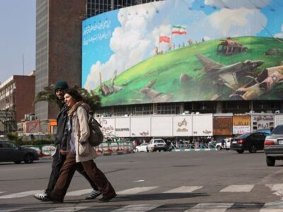 نگاه بازارها به مذاکرات ایران و آمریکا/ بورسها زیر سایه سیاست