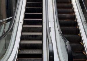 ۱۵ نکته کلیدی قبل از خرید اینترنتی پله برقی که هر کارفرما باید بداند