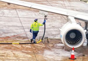 افزایش قیمت سوخت جت و تعطیلی ایرلاینهای ضعیف/ بهای بلیت میان قارهای ۲برابر شد