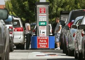 رشد قیمت سوخت در آمریکا/ بنزین ۲۳ درصد گران شد