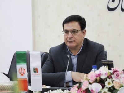 ارائه تجهیزات ایمنی به عابران پیاده و رانندگان وانتبار در لرستان