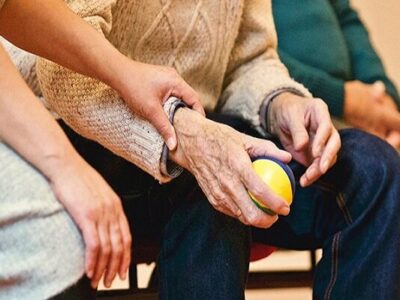 افزایش اضطراب یکی از تاثیرات جنگ بر سالمندان است