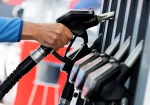 اینفوگرافیک/ شوک بنزینی جهان در ۵۰ روز