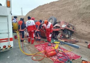 برخورد تریلی بدون ترمز با ۱۶ خودرو در هشترود