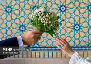 برگزاری مراسم عقد زوج کاشانی در تجمعات مردم دیار مومنان