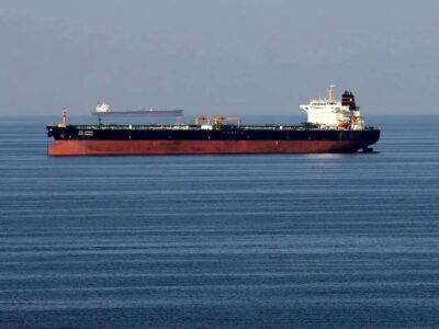 تمدید معافیتهای نفتی ایران در بحبوحه تنشهای منطقهای/ بازار سوخت جهانی زیرسایه جنگ ایران