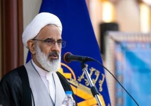 حاجی صادقی: دشمن میخواهد اراده مردم ما را بشکند