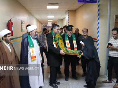 خادمان رضوی به بیمارستان برازجان رفتند؛ دیدار با خانواده شهدای دشتستان