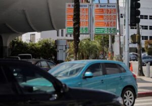 ذخایر بنزین کالیفرنیا به پایینترین حد رسید/ هشدار تحلیلگران درباره اثر دیررس اختلال تنگه هرمز