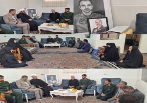 فرماندار معمولان با خانواده شهید «جواد پرویزی» دیدار کرد