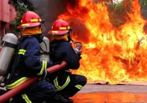 وقوع آتشسوزی مهیب در خیابان شافعی درگهان+ جزئیات