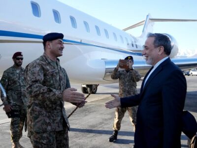 چرا عاصم منیر با لباس نظامی به ایران آمد؟