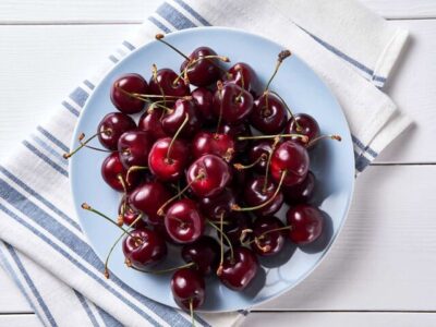 گیلاس قرمز تیره روند پیشرفت سرطان سینه تهاجمی را کُند می کند