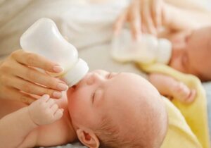 ۸۶۳ نوزاد در بیمارستانهای کاشان طی جنگ رمضان به دنیا آمدند