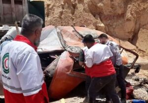 انفجار پژو ۴۰۵ پس از سقوط مرگبار به دره / آمار فوتیها و مصدومان