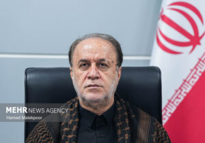 حاجیبابایی: محاصره اقتصادی دشمن را بیاثر میکنیم