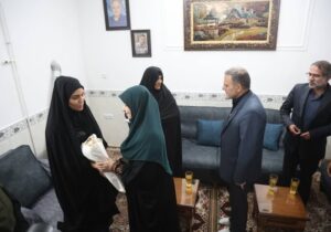 ایستادگی و صبوری خانواده‌های شهدا، الگویی برای همه آحاد جامعه است
