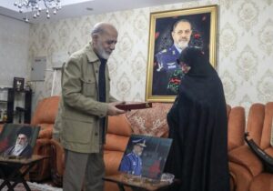 دیدار فرمانده قرارگاهخاتم با خانواده شهیدان نصیرزاده و درهباغی